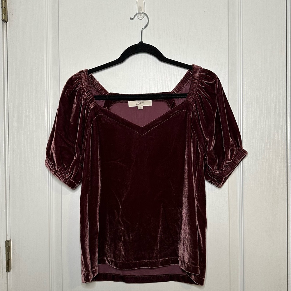 LOFT Crushed Velvet Puff Sleeve Top